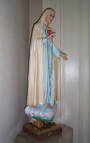 The Immaculate Heart of Mary Statue