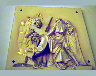 Stations of the Cross Statue 3