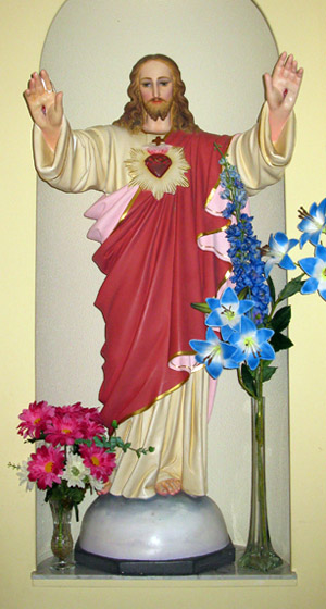 Sacred Heart of Jesus Statue
