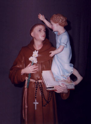 Saint Anthony With Jesus Statue